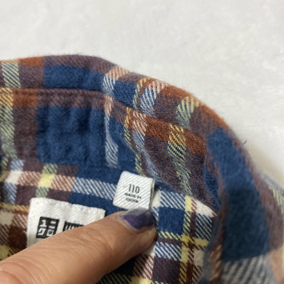 UNIQLO Boys’ Plaid Long-sleeve Button Up Shirt - Picture 5 of 10